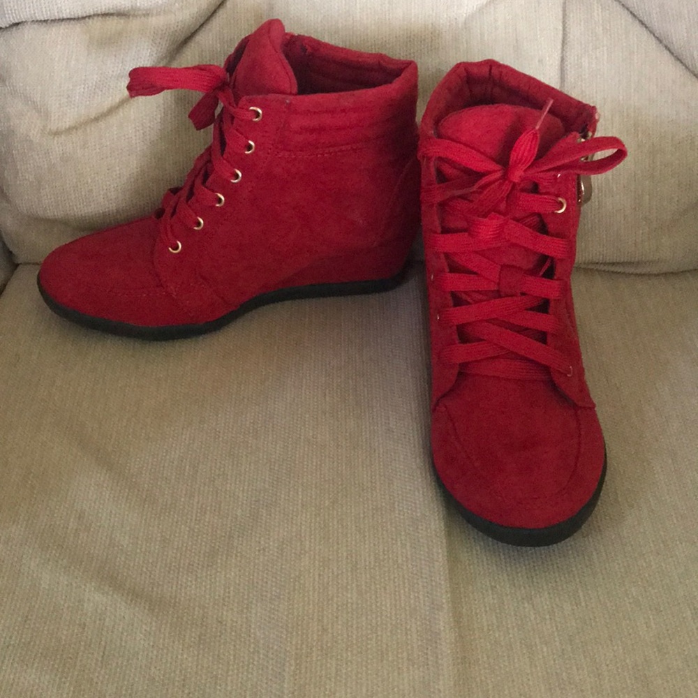 Wedge sneakers